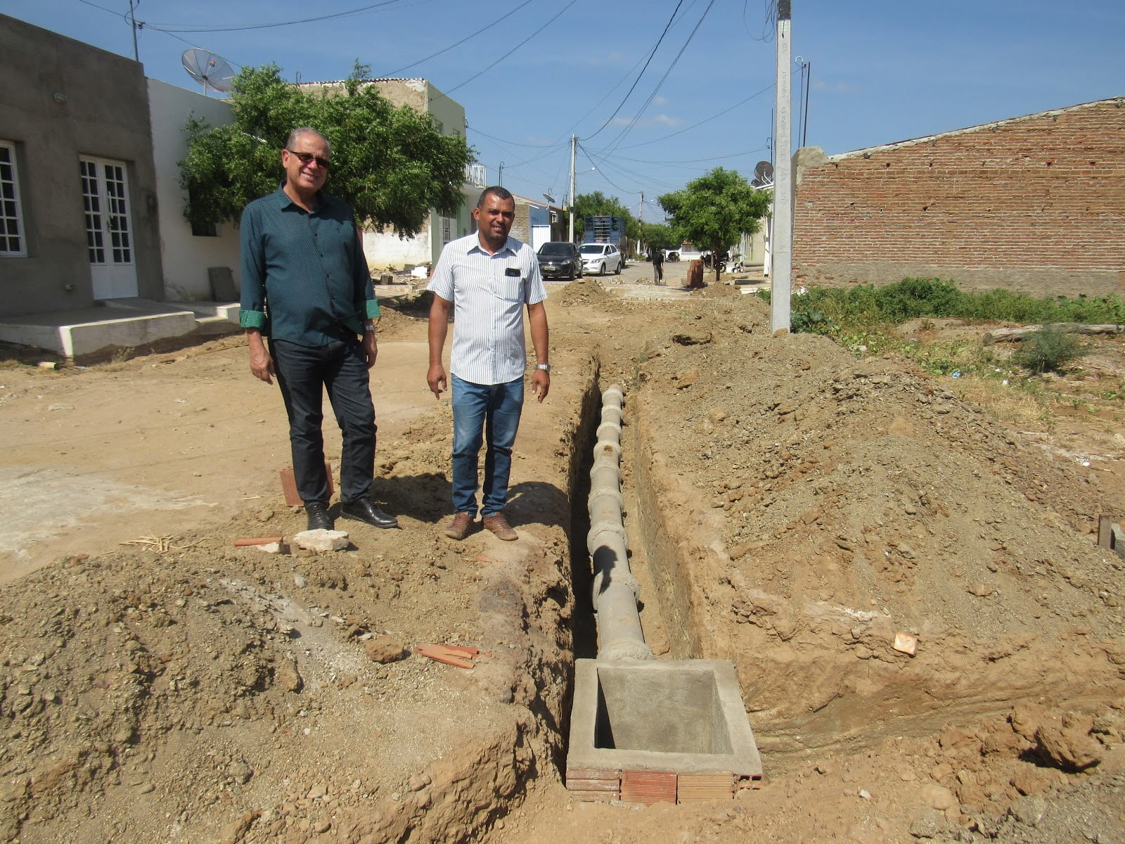 Prefeito Sávio Torres está realizando o saneamento básico de mais 2 ruas da cidade