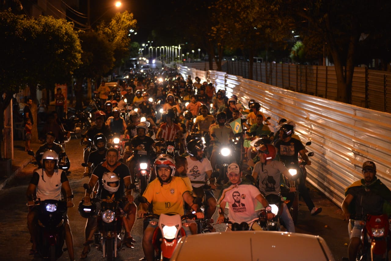 Carreata pró Bolsonaro é realizada em Afogados da Ingazeira