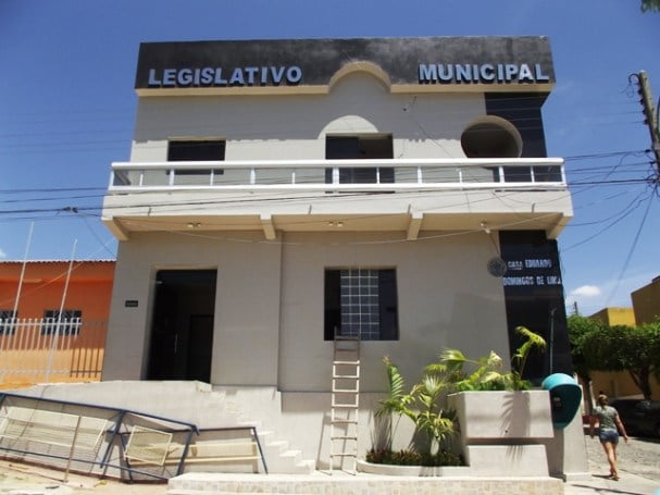 Chapa articulada pelo Deputado Federal eleito Carlos Veras vai enfrentar Nely Sampaio na disputa pela Presidência da Câmara de Tabira