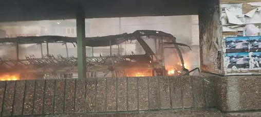 Vândalo incendeia ônibus da Empresa Auto Viação Progresso em Tabira