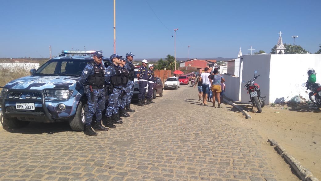 Tabira: no Dia de Finados, 16 guardas municipais atuaram no entorno do cemitério
