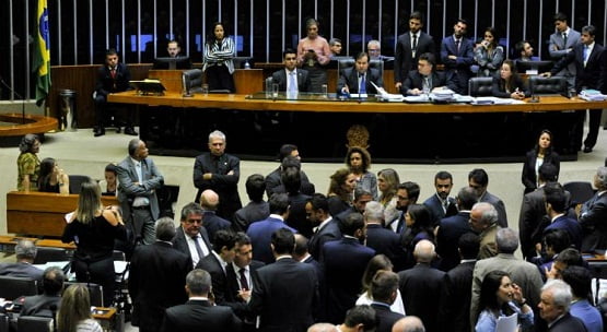 Bancada evangélica pede fim de ‘ideologia de gênero’ nas escolas