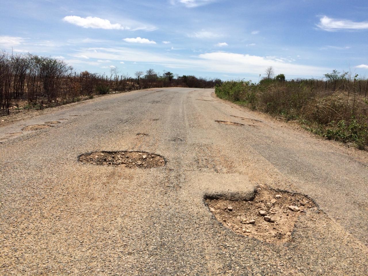 Rodovia José Paulino de Melo, que liga Tabira a Água Branca, pede socorro!