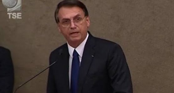 ‘Poder popular não precisa mais de intermediação’, diz Bolsonaro ao ser diplomado