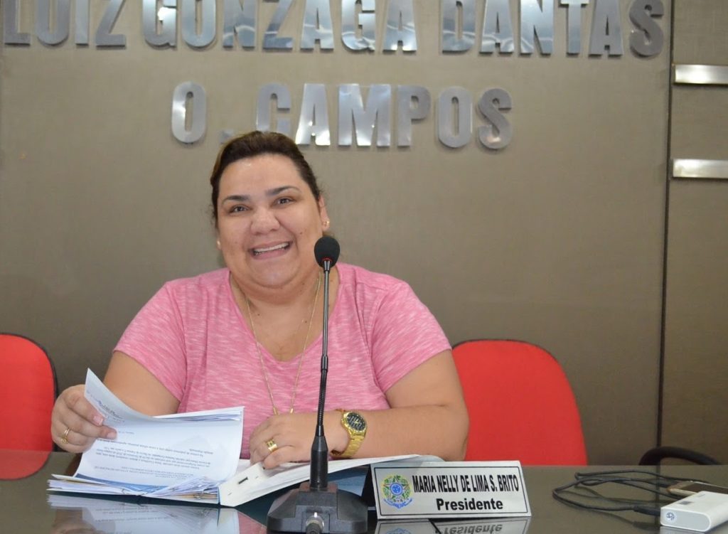 Presidente reeleita Nely Sampaio nega aproximação com o ex-prefeito Dinca