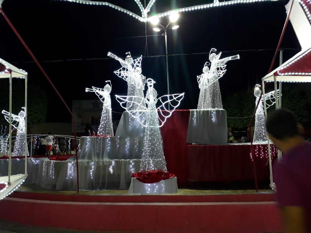 Tabira: inauguração da iluminação natalina atrai grande público