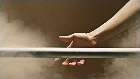 Andarilho agride homem na cabeça com barra de ferro em Serra Talhada