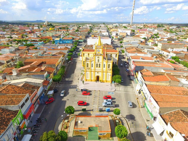 Chuvas causam prejuízos em rua de Comércio em Tabira e Prefeitura promete providências