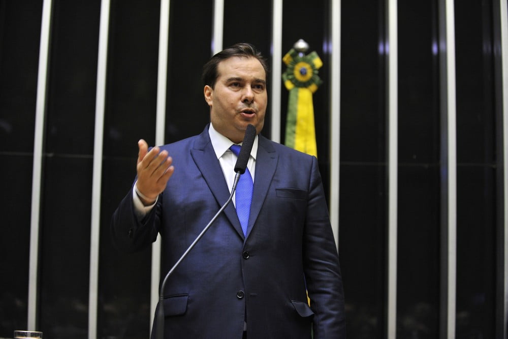 Maya vence na Câmara. Confusão leva para sábado escolha no Senado