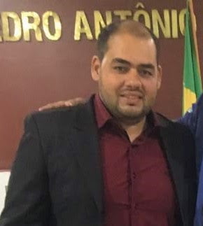 Santa Terezinha: Vereador Helder de Viana pede licença por 120 dias e Couro pode assumir vaga caso plenário aprove