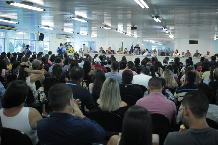 Prefeitura empossa 285 novos concursados em Serra Talhada