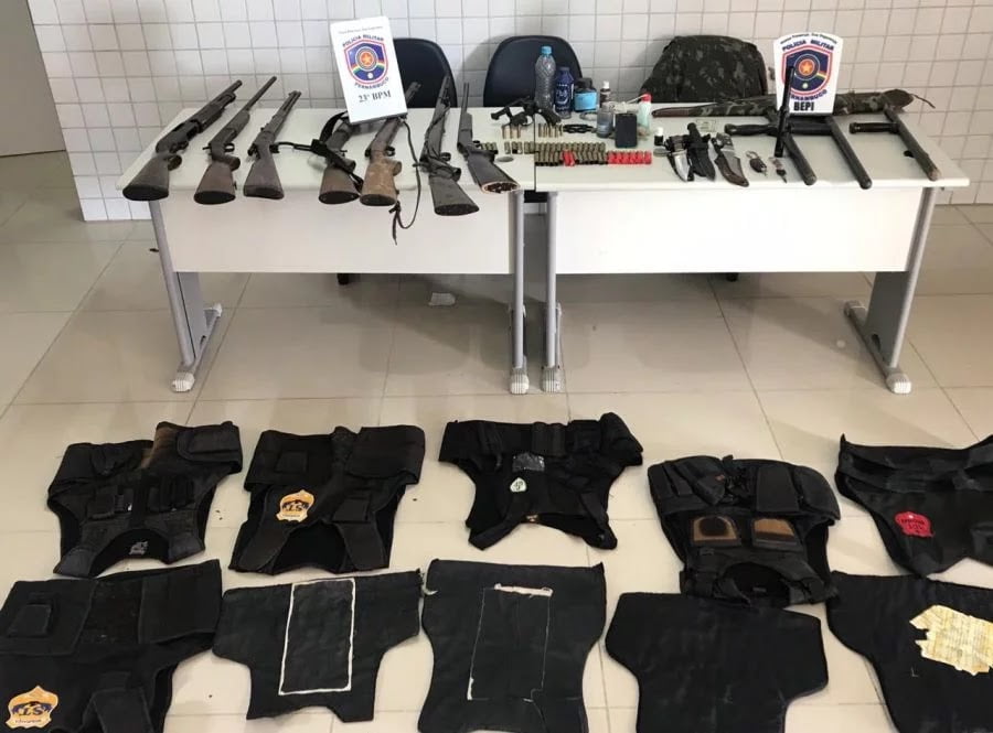 Sete homens presos com armas e veículos em Afogados da Ingazeira e Jabitacá