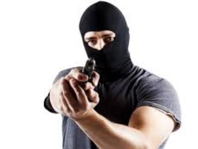 Comércio á assaltado por bandidos armados em Serra Talhada