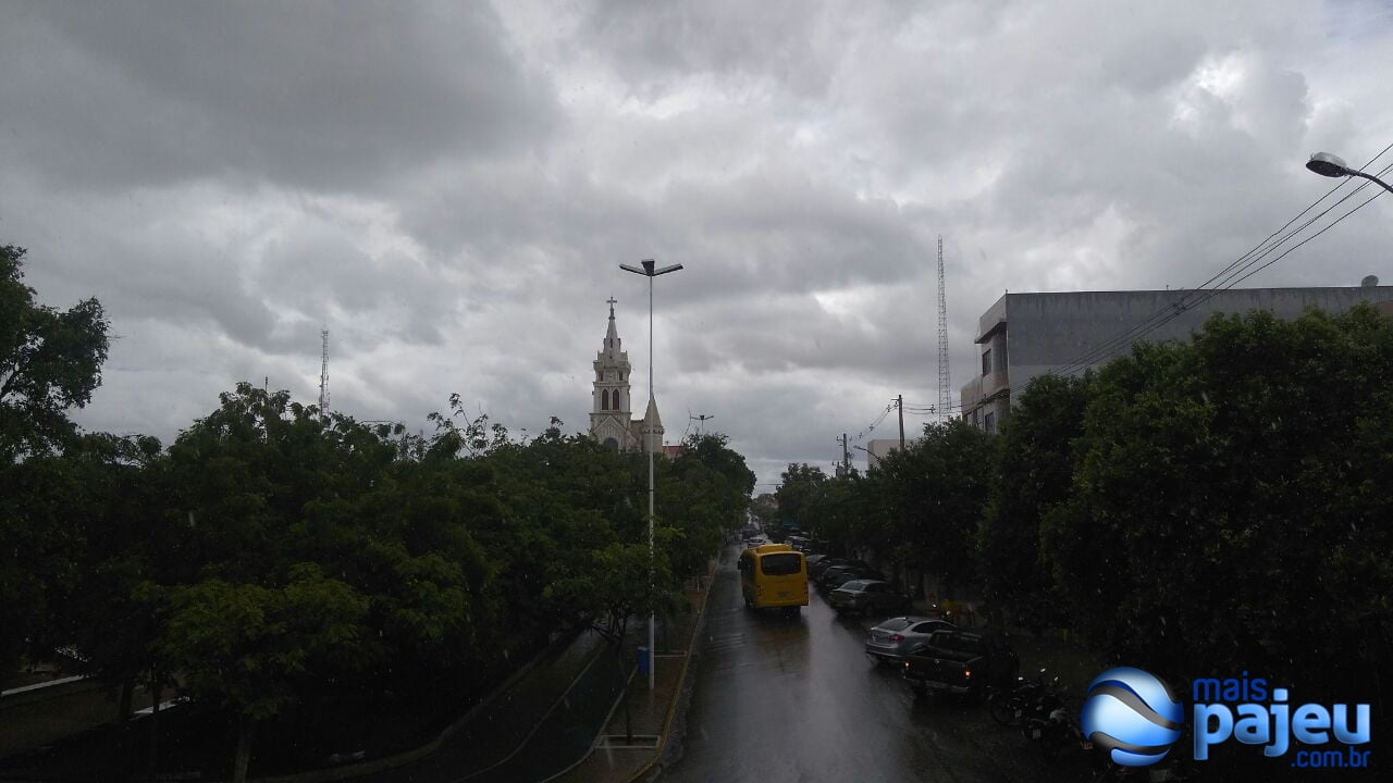 A chuva voltou na madrugada