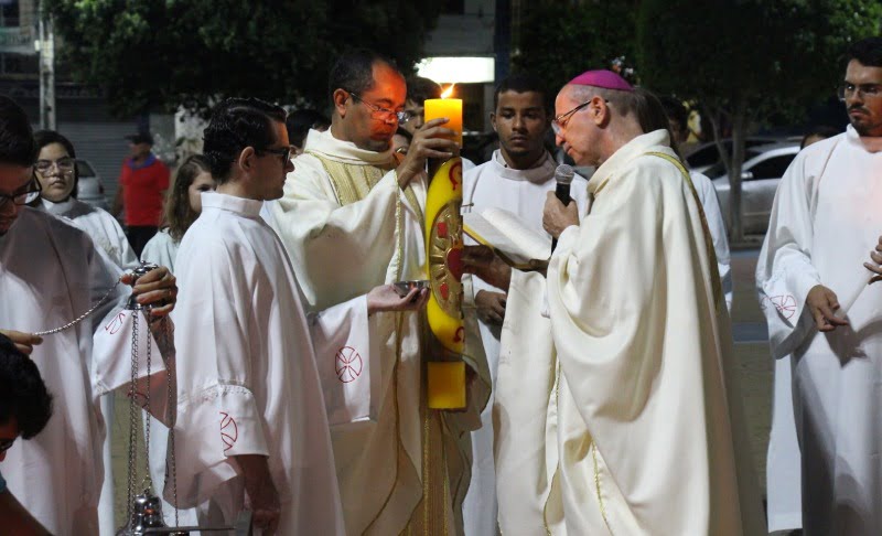 Afogados: Missa da Vigília Pascal aconteceu na Catedral com presidência de dom Egidio Bisol
