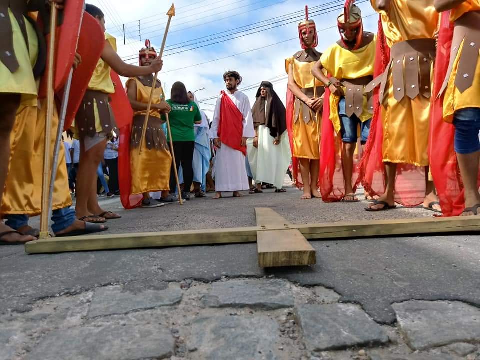 Estudantes da EREM Edson Simões, em SJE, apresentam via sacra e emocionam egipcienses