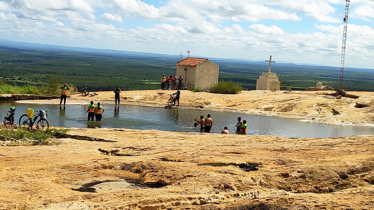Serra do Monte Alegre atrai turistas e esportistas
