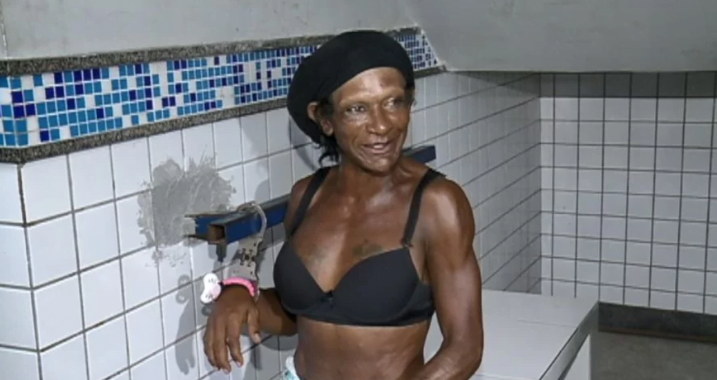 ‘Vou para a cadeia namorar os novinhos’, diz travesti após ser presa em Pernambuco