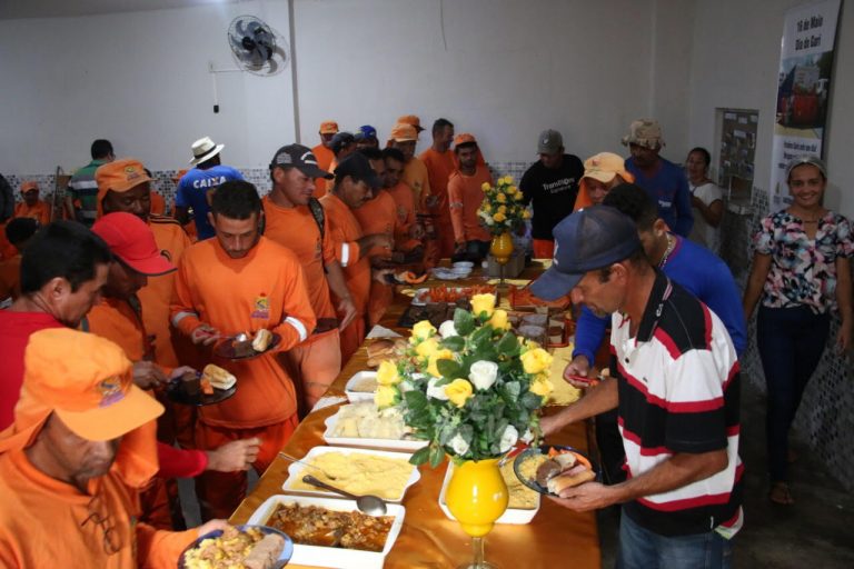 Garis de Afogados participam de café da manhã em homenagem ao seu dia