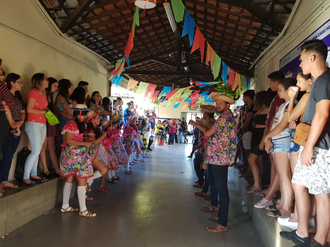 Arraial do Colégio Normal mantém tradição de animação e participação