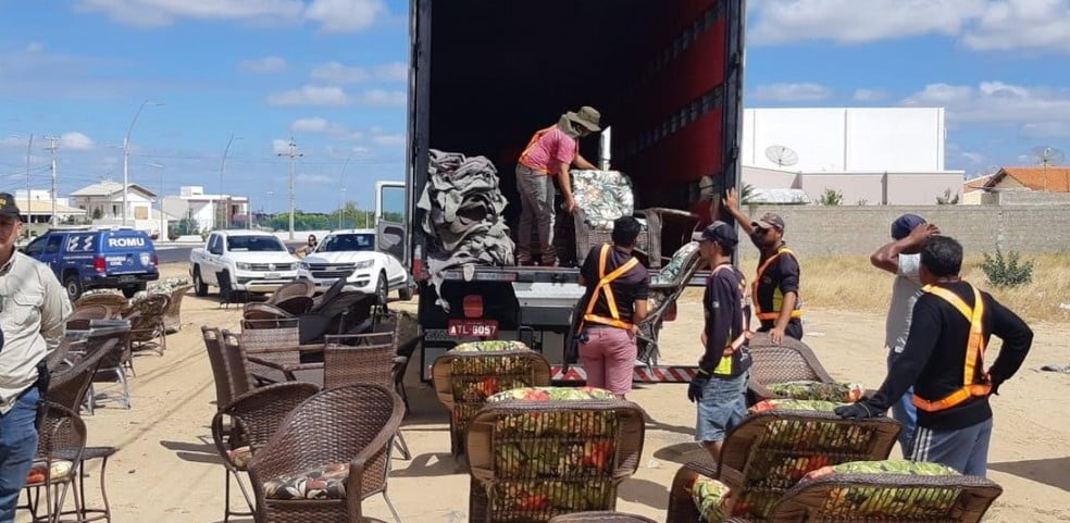 Comercialização irregular de móveis nas ruas: em Afogados e Tabira pode, em Petrolina não pode