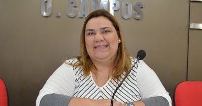 Nely Sampaio confirma pré-candidatura a prefeita e justifica projeto de lei que reajusta salários dos servidores de nível superior em Tabira