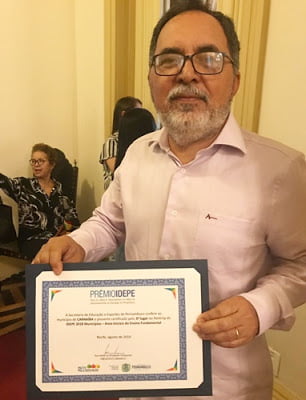 Anchieta Patriota comemora destaque da educação de Carnaíba no IDEPE