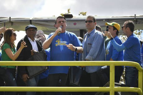 Bolsonaro se opõe à ideologia de gênero durante ‘Marcha para Jesus’