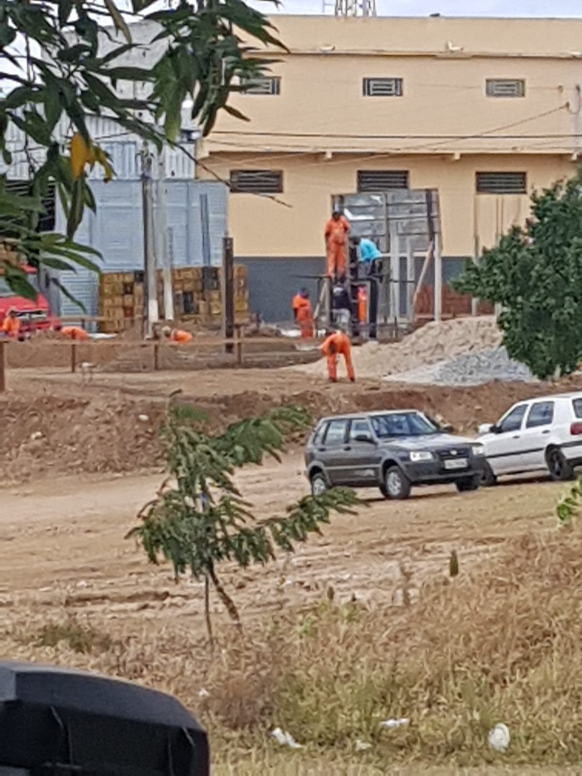 Obras da Prefeitura de São José do Egito são executadas em descumprimento da lei