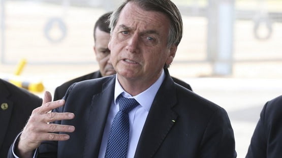 Após cirurgia, Bolsonaro deve receber alta em até seis dias, diz cirurgião