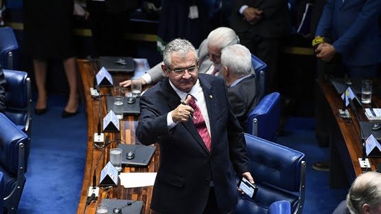 ‘Não descansarei em colocar gente na cadeia por propagar fake news’, afirma Coronel