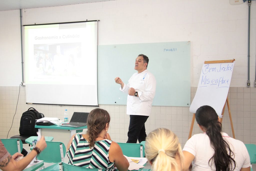 Prefeitura de Afogados promove curso de culinária. A ação é em parceria com o Sebrae e Senac
