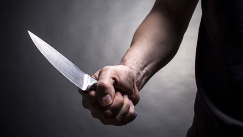 Homem é detido após ameaçar populares com faca peixeira no Centro de Afogados