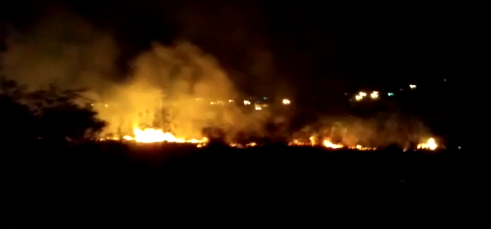 Incêndio atinge área entre Tabira e Solidão, confira imagens