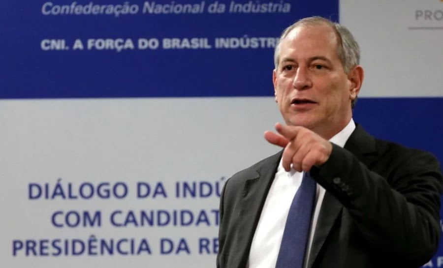 Ciro Gomes chama Eduardo Bolsonaro de ‘tolete de esterco’ após fala sobre AI-5