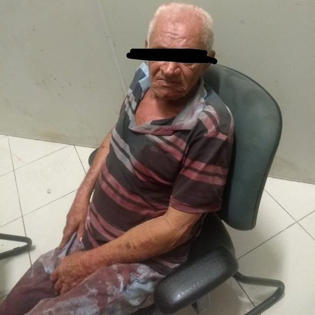 Idoso de 72 anos esfaqueia mulher e enteada e morre na delegacia