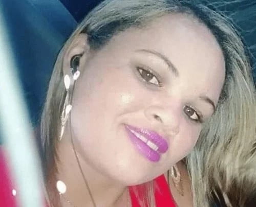 Mulher é assassinada a tiros por dois homens dentro de casa no interior de Pernambuco