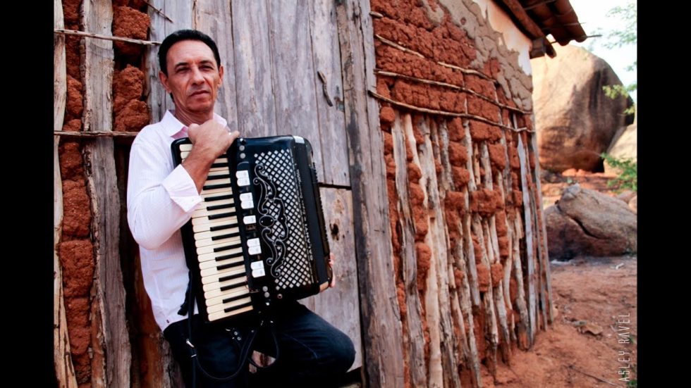 Cantor e compositor Dejinha de Monteiro morre aos 67 anos