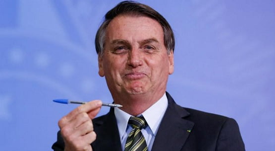 Bolsonaro diz que zera imposto sobre combustíveis se governadores zerarem ICMS