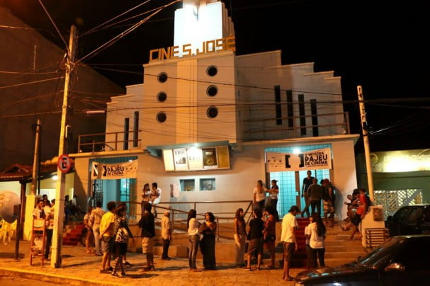 Governo de Pernambuco equipa cinema em Afogados da Ingazeira