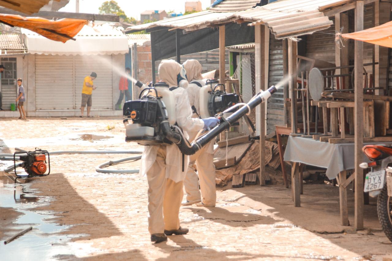 Vigilância Sanitária de Serra Talhada realiza ação de desinfecção na feira livre, rodoviária e unidades de saúde