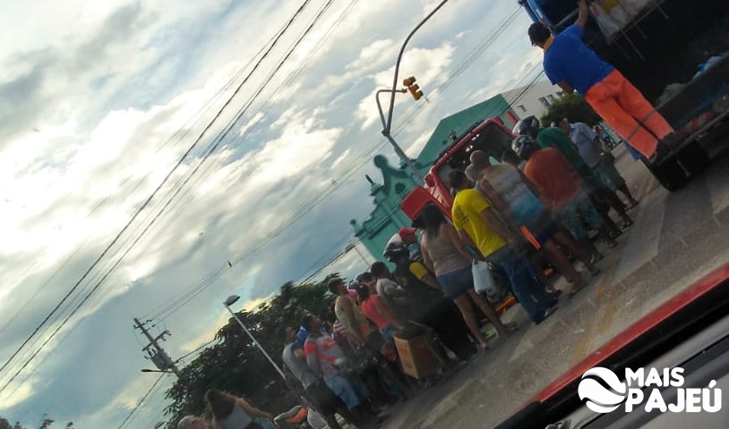 Acidente deixa uma mulher ferida no semáforo da Av. Rio Branco, em Afogados