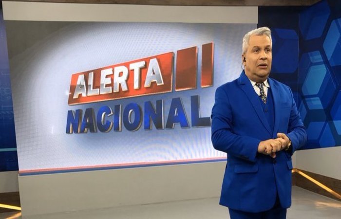 Após passar mal ao vivo, Sikêra Jr. é afastado da TV por suspeita de Covid-19