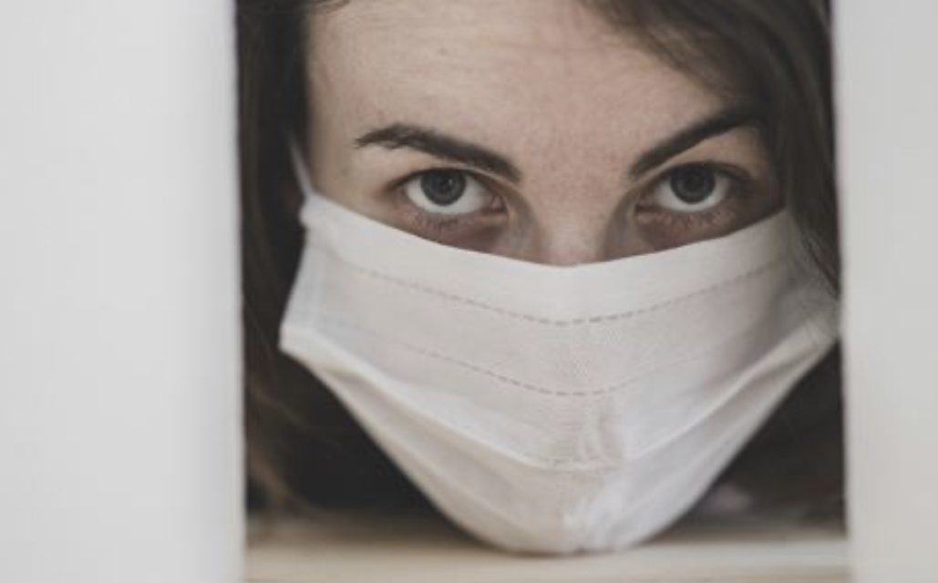 Cuidar dos olhos é tão essencial quanto limpar as mãos para evitar contágio do coronavírus