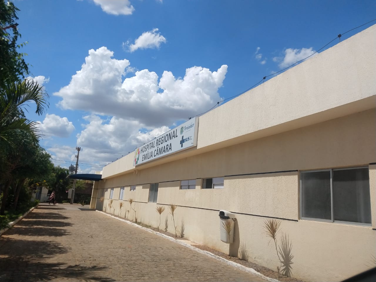 Paciente quebra vidro de ambulância de Brejinho e altera no hospital de Afogados