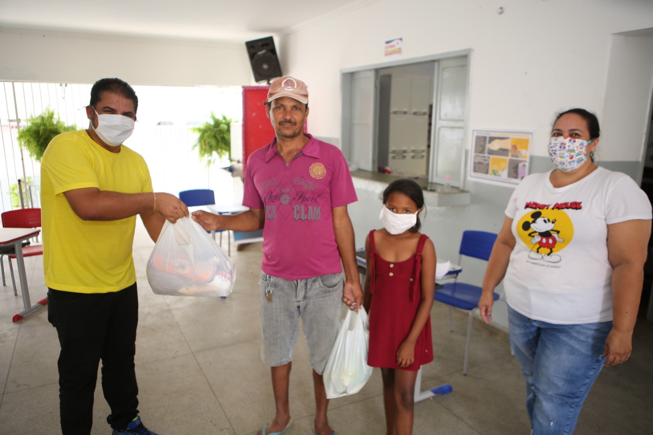 Prefeitura iniciou distribuição de merenda para quatro mil alunos em Afogados da Ingazeira
