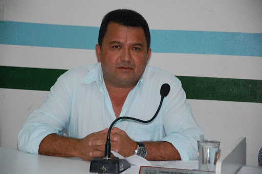 Presidente da Câmara de São José do Egito deixa base governista e se alia ao ex-prefeito