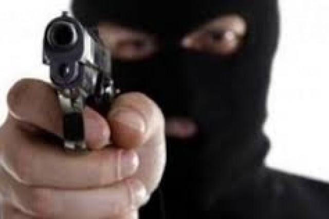 Bandidos armados assaltam guardas noturnos em Tuparetama