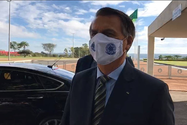 Bolsonaro: De direita toma cloroquina, de esquerda, Tubaína