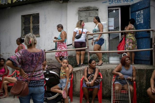 ‘Morrer de fome ou de vírus’, o dilema de milhões de pessoas, diz economista